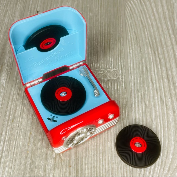 New Hallmark reindeer rock record player 2015 Christmas Ornament 3 Records/Song - Picture 8 of 11